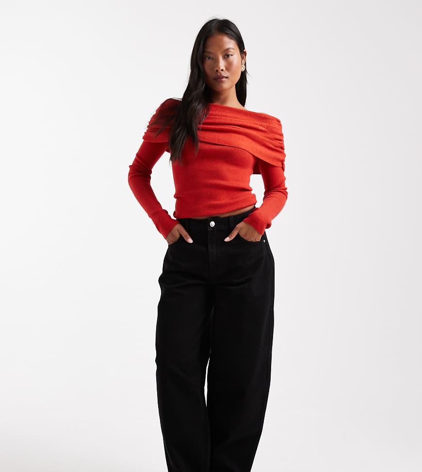 Miss Selfridge Petite - Jeans in Schwarz mit angerundetem Beinschnitt von Miss Selfridge Petite