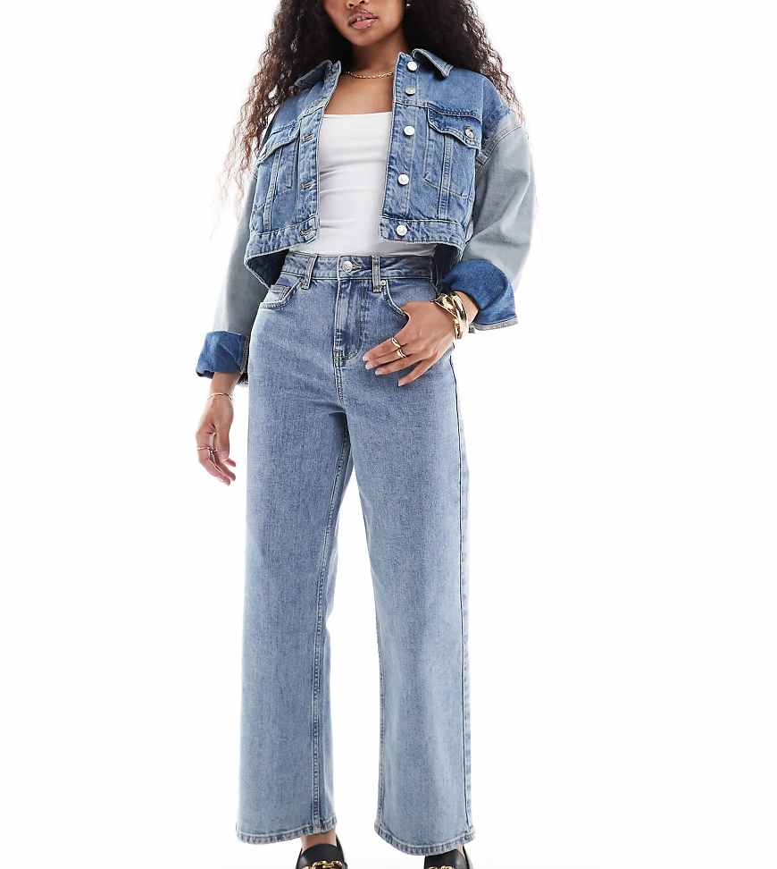 Miss Selfridge Petite - Jeans in mittlerer Waschung mit geradem Schnitt-Blau von Miss Selfridge Petite