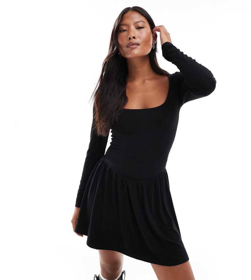 Miss Selfridge Petite - Langärmliges Minikleid in Schwarz mit tiefer Taille von Miss Selfridge Petite