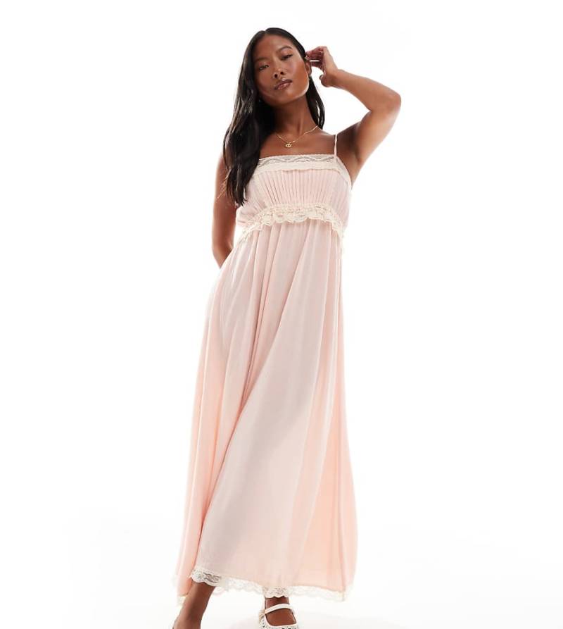 Miss Selfridge Petite - Maxi-Trägerkleid in Rosa mit Spitzeneinsatz von Miss Selfridge Petite