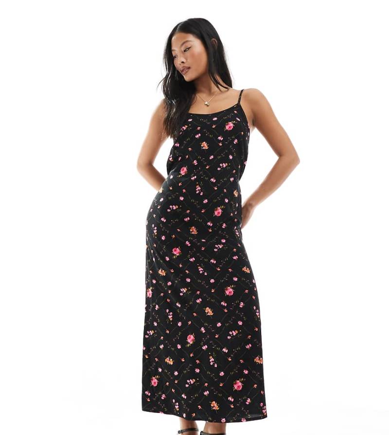 Miss Selfridge Petite - Maxi-Trägerkleid in Schwarz mit Blümchenmuster, schmalen Trägern und U-Ausschnitt von Miss Selfridge Petite