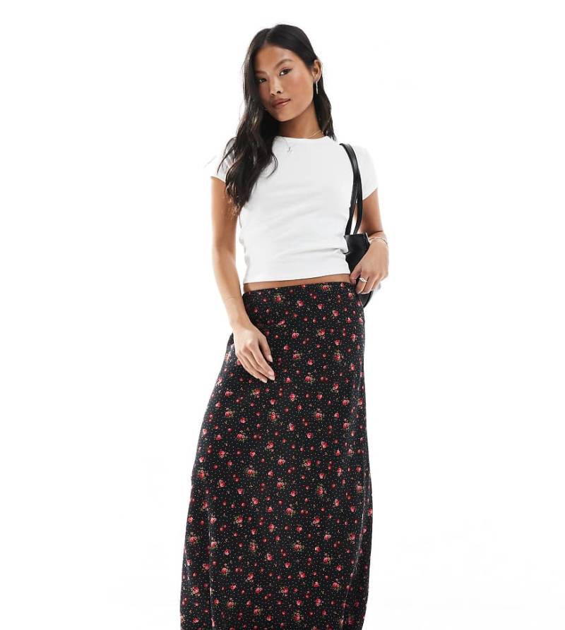 Miss Selfridge Petite - Maxirock aus gesponnenem Stoff in Schwarz mit Herzmuster-Bunt von Miss Selfridge Petite