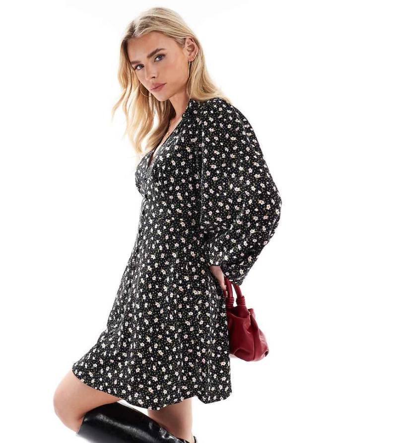 Miss Selfridge Petite - Mini-Freizeitkleid mit Blümchenmuster-Bunt von Miss Selfridge Petite