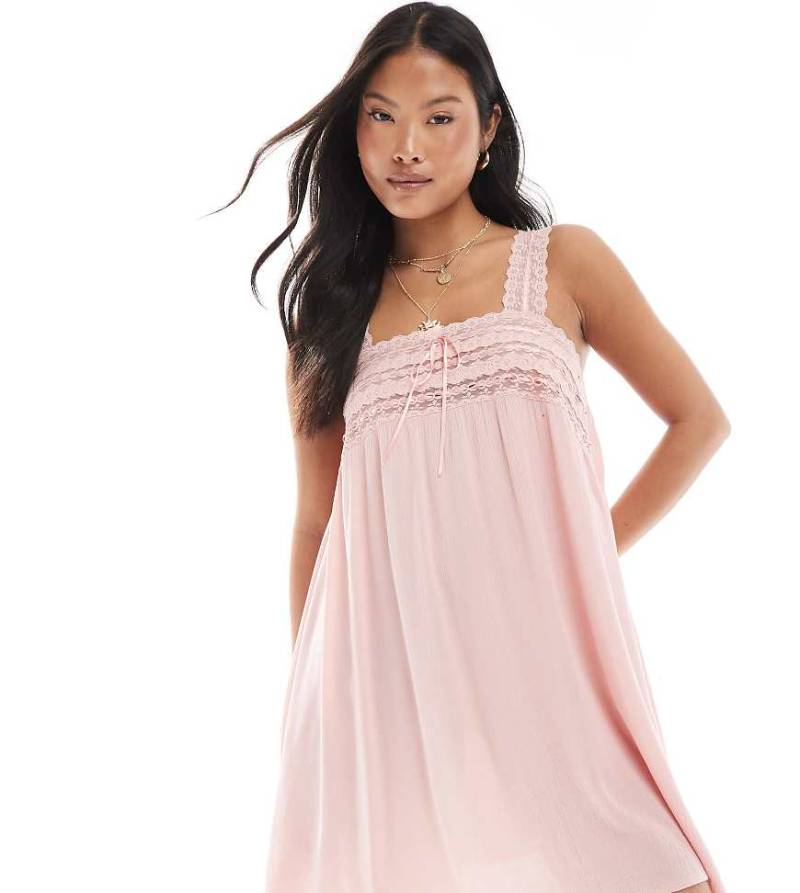 Miss Selfridge Petite - Minikleid in Altrosa aus grob gewebtem Stoff mit Spitzenbesatz von Miss Selfridge Petite