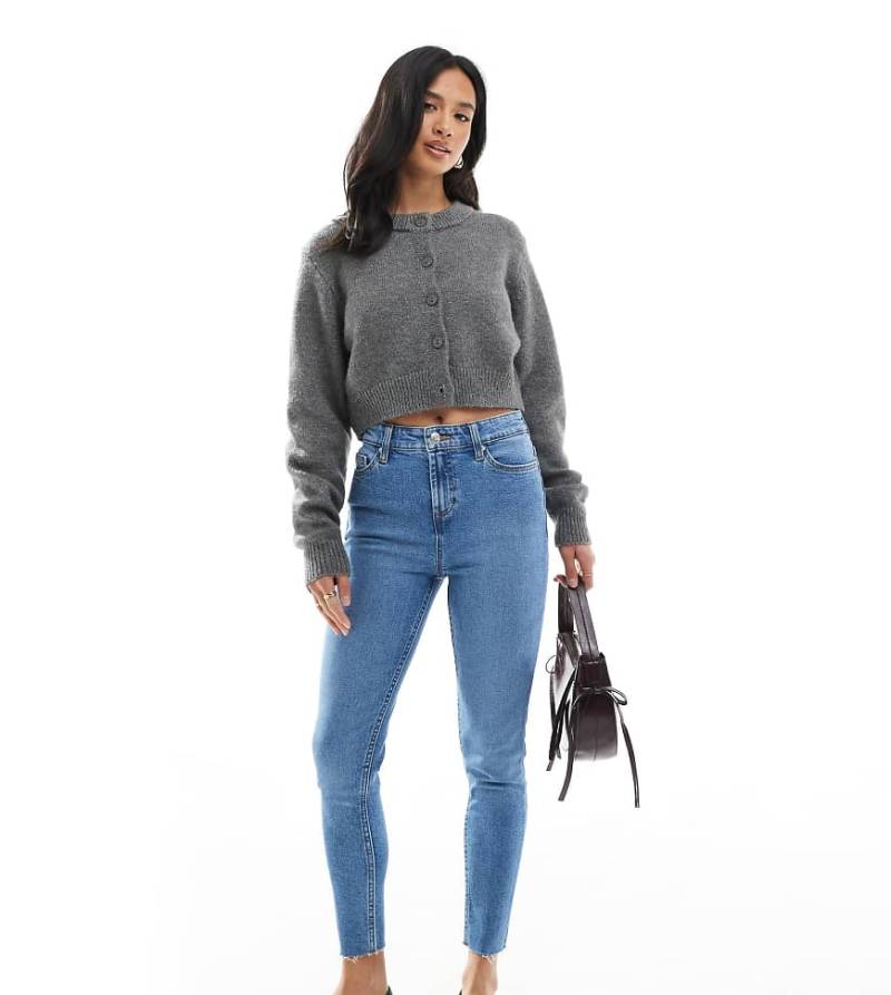 Miss Selfridge Petite - Skinny Jeans in mittelblauer Waschung von Miss Selfridge Petite
