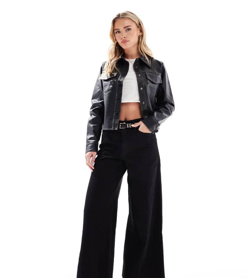 Miss Selfridge Petite - Weit geschnittene Jeans in reinem Schwarz von Miss Selfridge Petite