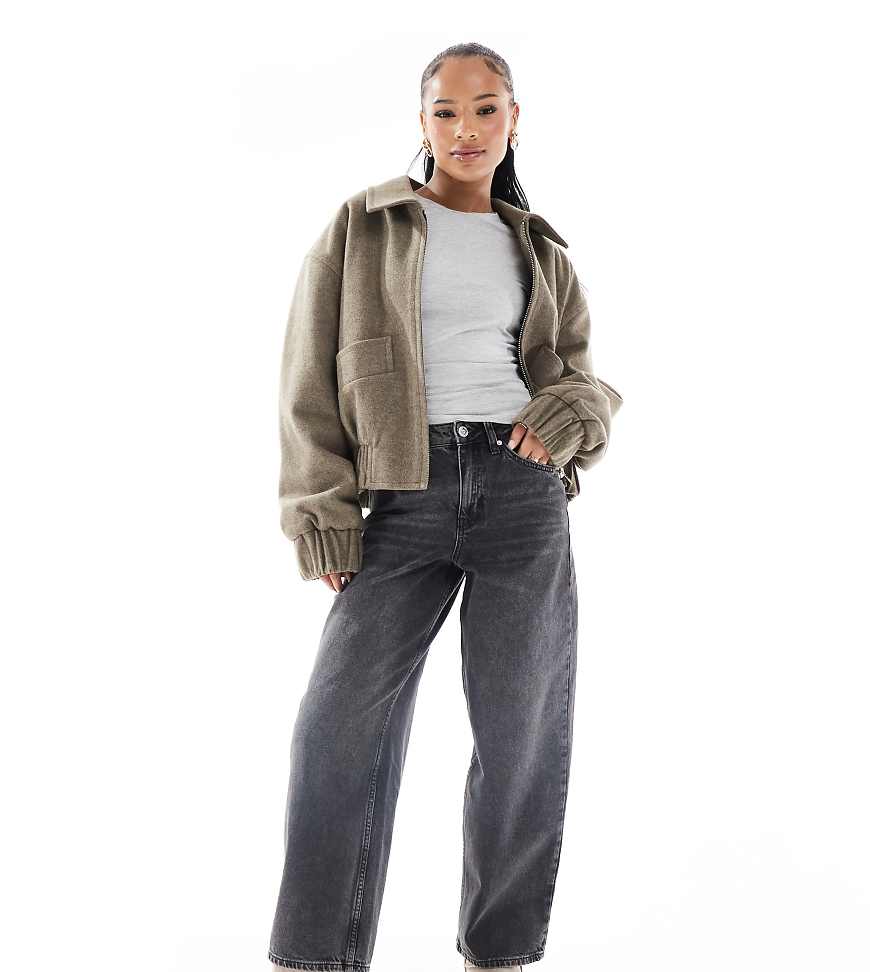Miss Selfridge Petite - Weite Jeans in heller schwarzer Waschung von Miss Selfridge Petite
