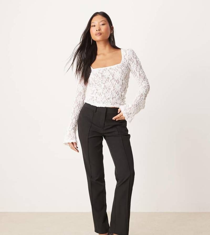 Miss Selfridge Petite - Zigarettenhose in Schwarz mit Ziernaht von Miss Selfridge Petite