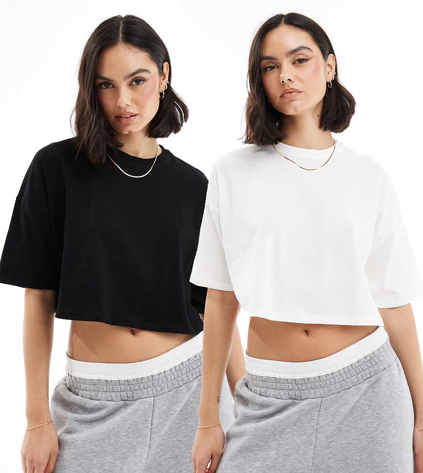 Miss Selfridge - 2er-Pack kurze T-Shirts in Schwarz und Weiß-Bunt von Miss Selfridge