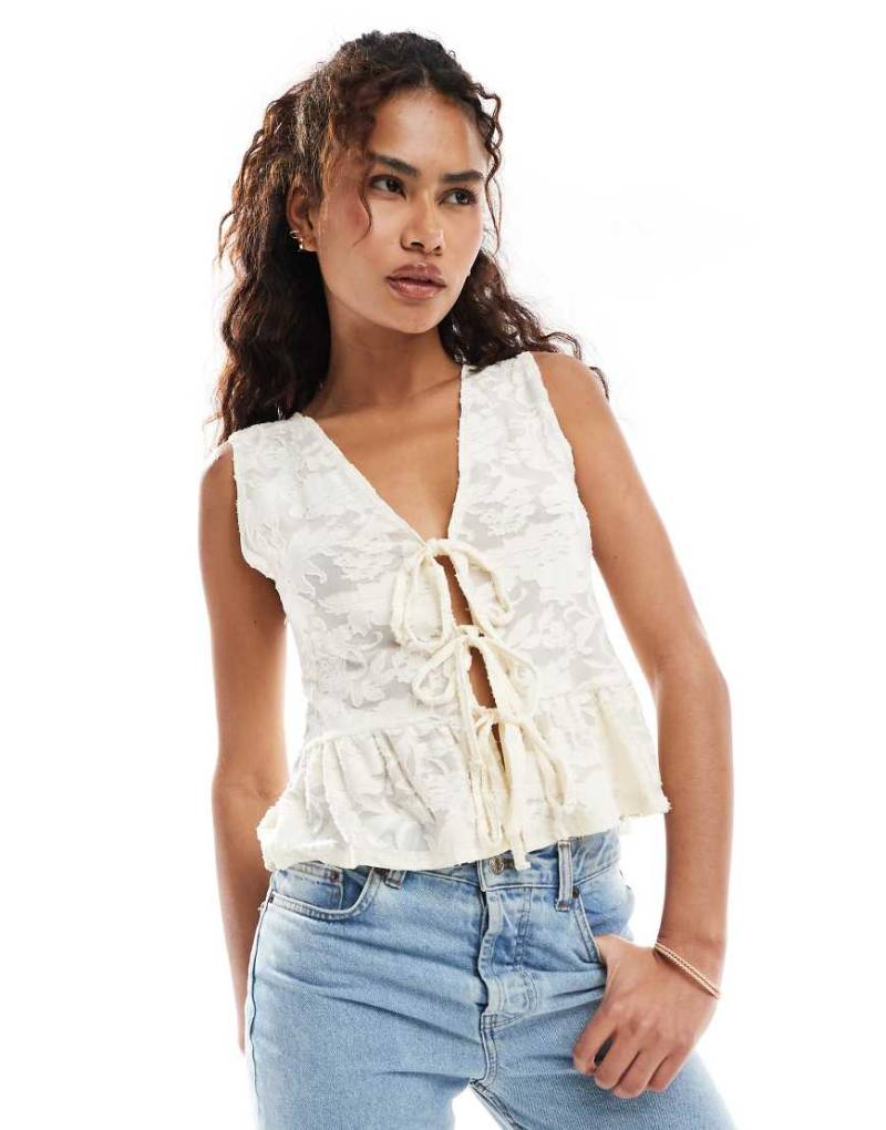 Miss Selfridge - Ärmelloses Spitzen-Oberteil in Hellbeige mit gebundener Vorderseite-Weiß von Miss Selfridge