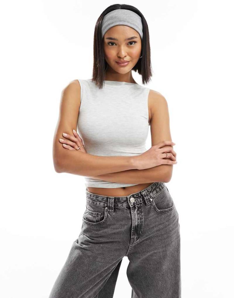 Miss Selfridge - Ärmelloses Tanktop in Grau meliert mit Schlitzausschnitt von Miss Selfridge