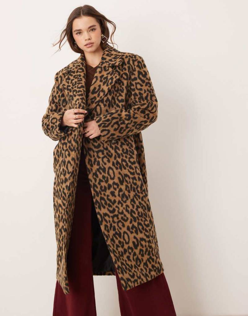 Miss Selfridge - Angerauter Oversize-Maximantel mit Leopardenmuster-Bunt von Miss Selfridge