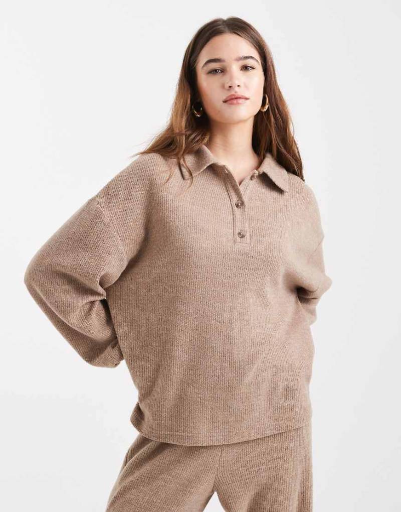 Miss Selfridge - Angerauter Pullover in Kamelbraun mit Kragen, Kombiteil-Neutral von Miss Selfridge