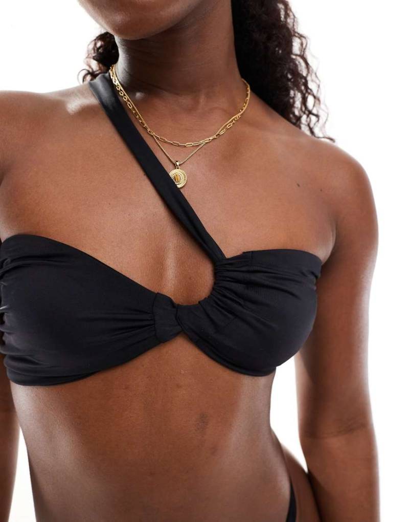 Miss Selfridge - Asymmetrisches, gerafftes Bikinioberteil in Schwarz von Miss Selfridge