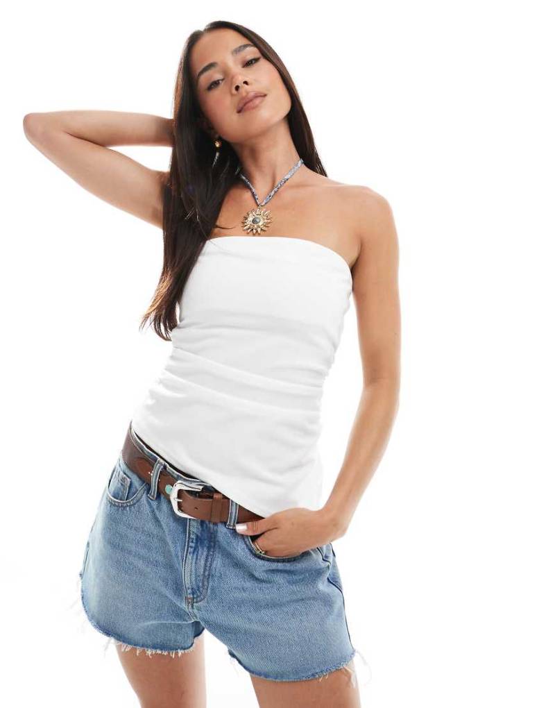 Miss Selfridge - Asymmetrisches Bandeau-Top in Creme-Weiß von Miss Selfridge