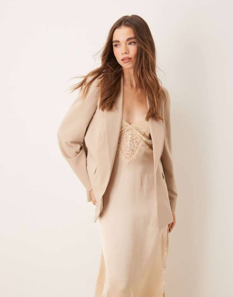 Miss Selfridge - Basic-Blazer in Steinbeige mit lockerem Schnitt-Neutral von Miss Selfridge