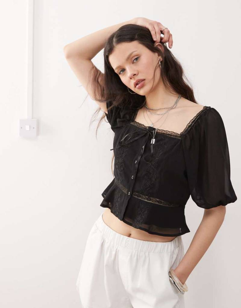 Miss Selfridge - Bestickte Prärie-Bluse aus Chiffon in Schwarz von Miss Selfridge