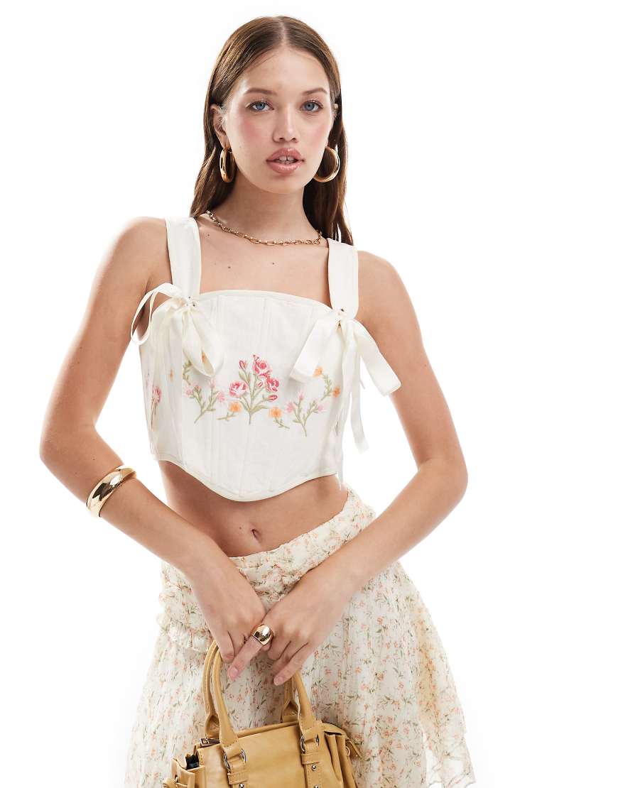 Miss Selfridge - Besticktes Korsett-Oberteil in Creme mit Schleifenverzierung-Weiß Miss Selfridge - Besticktes Korsett-Oberteil in Creme mit Schleifenverzierung-Weiß von Miss Selfridge