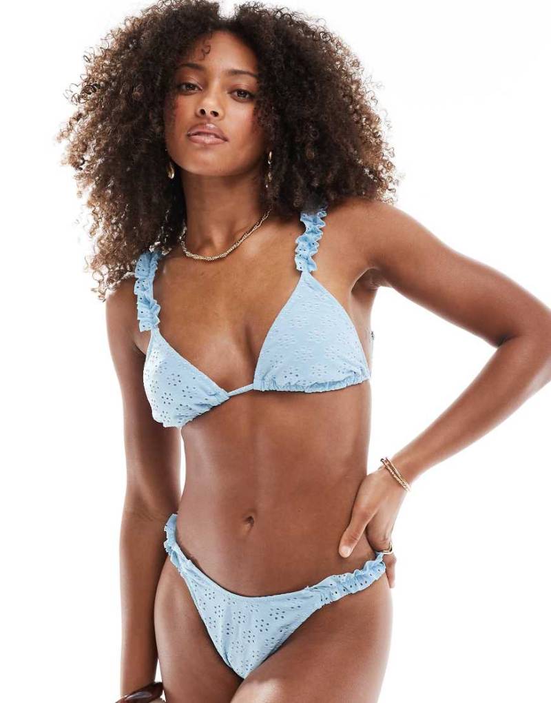 Miss Selfridge - Bikinihose in Blassblau mit gerüschtem Seitenriemen von Miss Selfridge