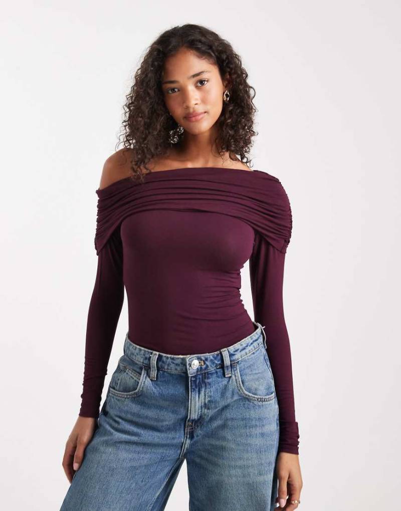 Miss Selfridge - Body in Pflaume mit asymmetrischem Carmen-Ausschnitt-Lila von Miss Selfridge