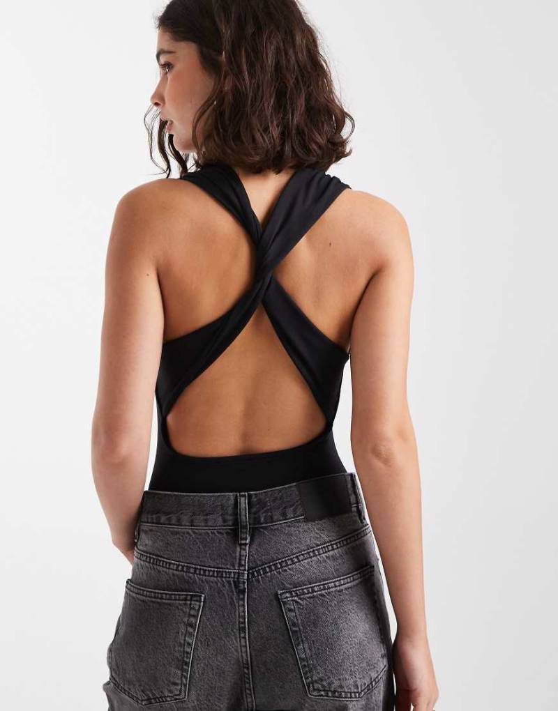 Miss Selfridge - Body in Schwarz mit verdrehtem Design am Rücken von Miss Selfridge