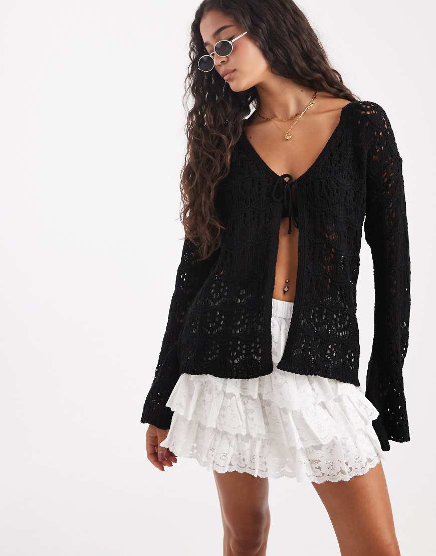 Miss Selfridge - Boho-Strickjacke in Schwarz mit gebundener Vorderseite von Miss Selfridge