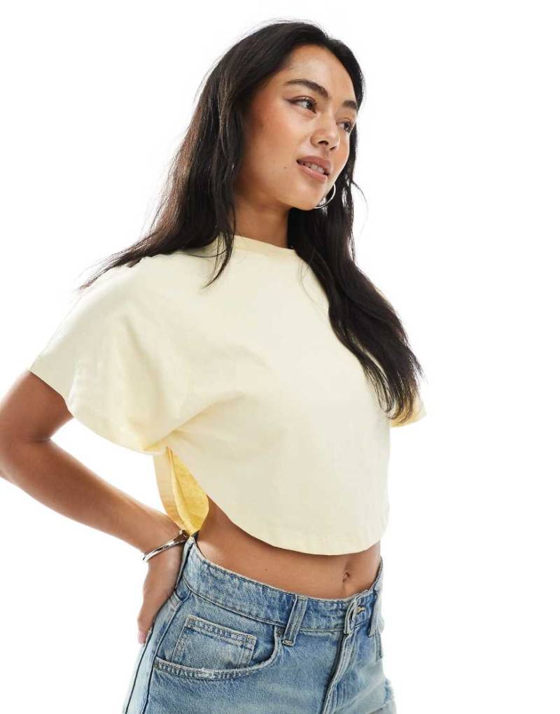 Miss Selfridge - Cape-T-Shirt in Buttermilch-Gelb von Miss Selfridge