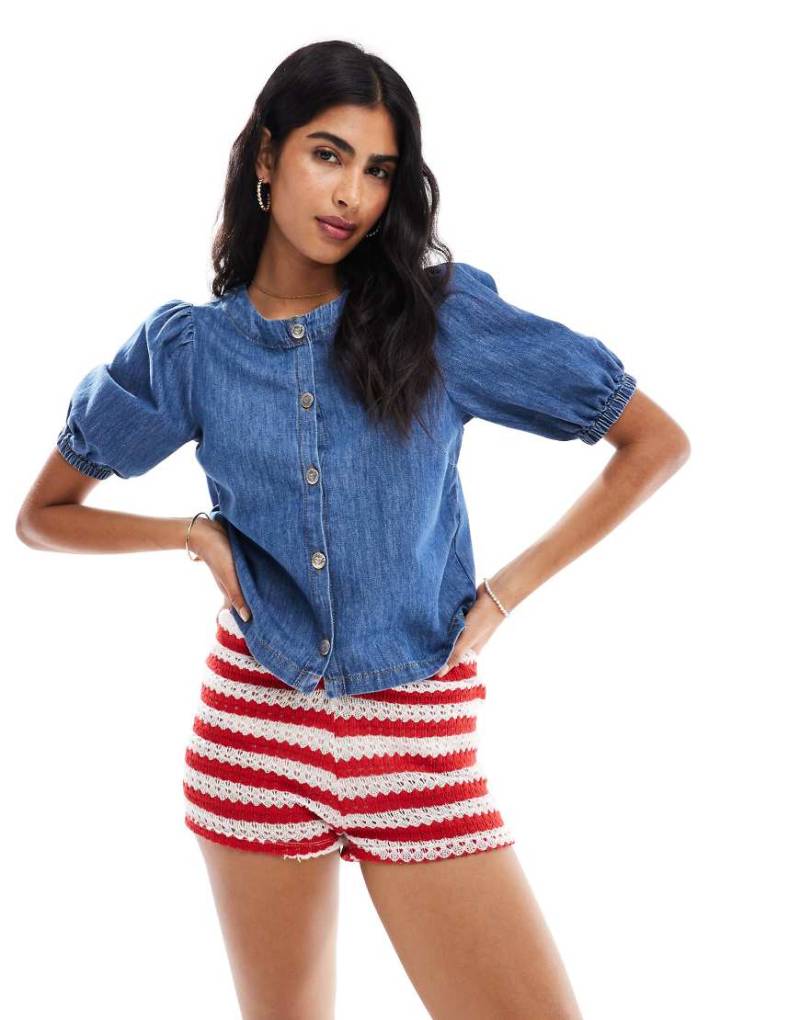 Miss Selfridge - Denim-Oberteil in Mittelblau mit Puffärmeln Miss Selfridge - Denim-Oberteil in Mittelblau mit Puffärmeln von Miss Selfridge