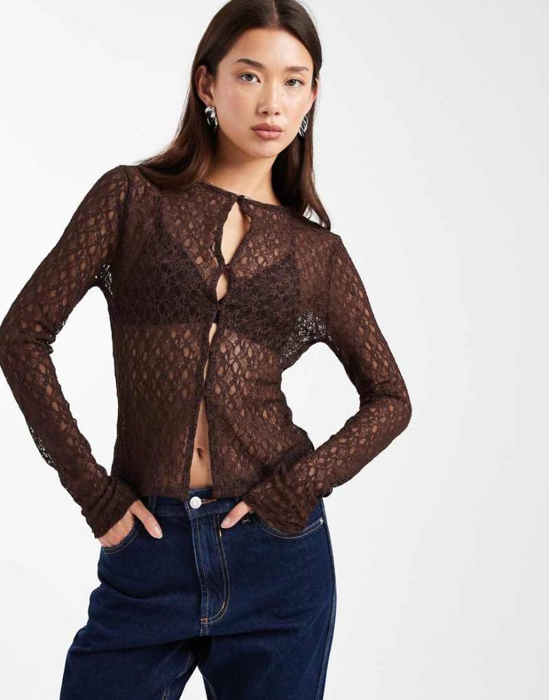 Miss Selfridge - Durchgeknöpftes Spitzenhemd in Schokobraun-Schwarz von Miss Selfridge