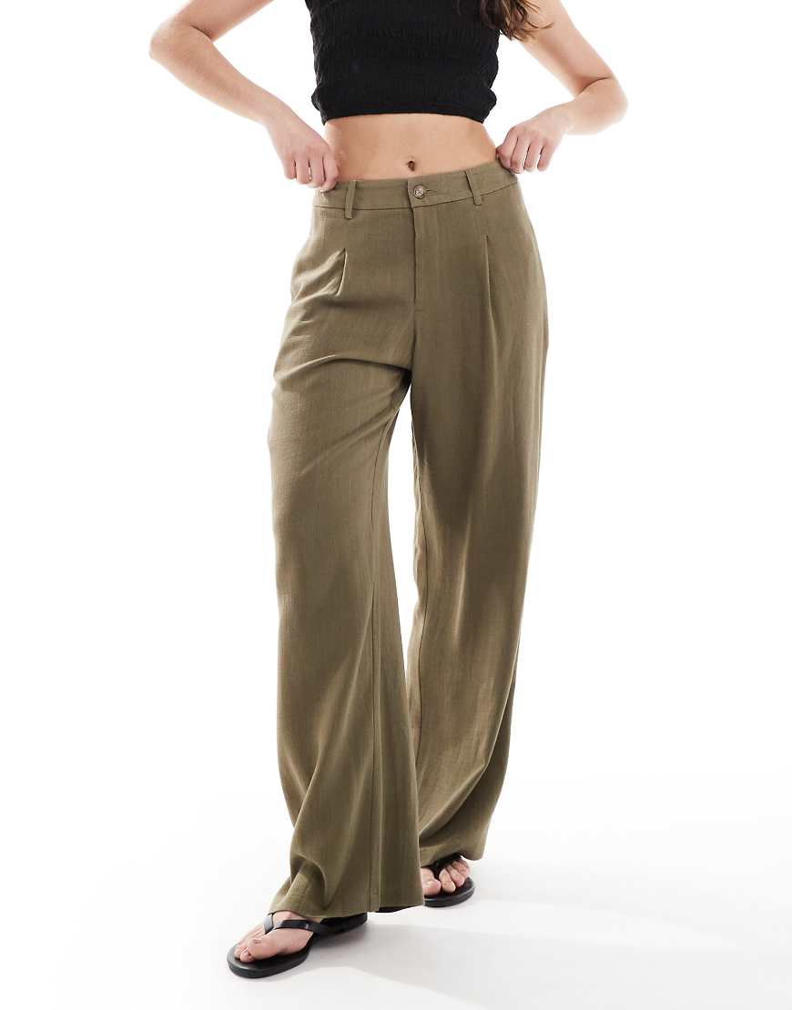 Miss Selfridge - Elegante, weit geschnittene Hose aus Leinenmix in Khaki-Grün von Miss Selfridge