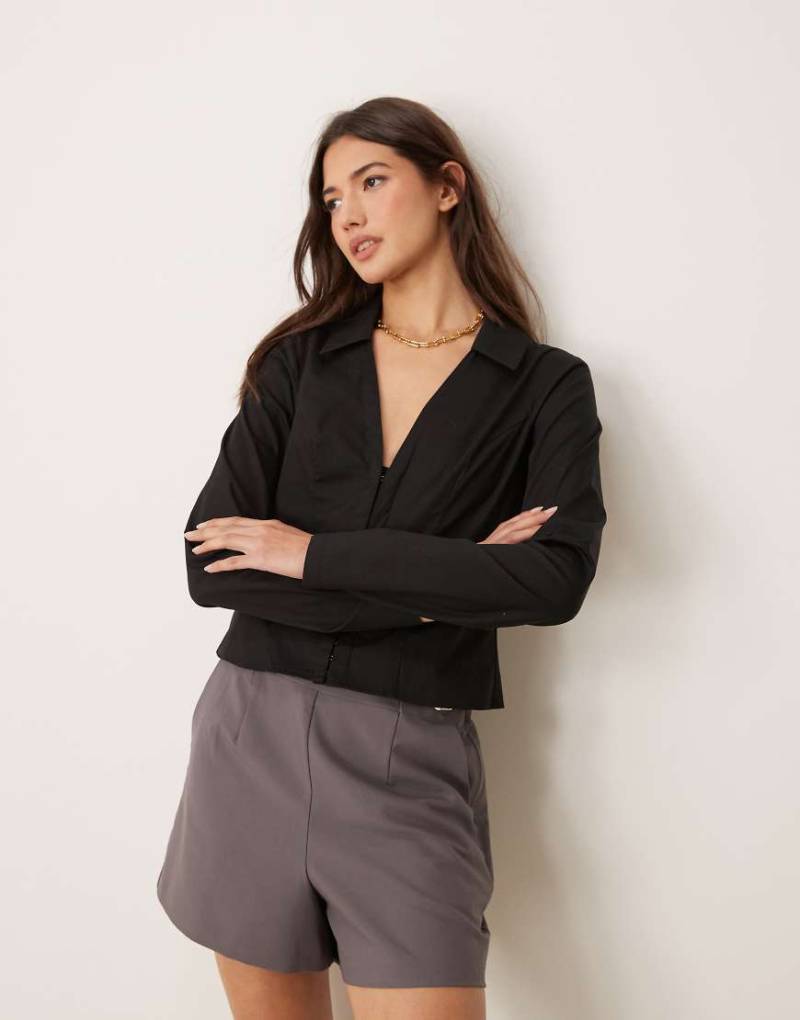 Miss Selfridge - Figurbetontes Popeline-Hemd in Schwarz von Miss Selfridge