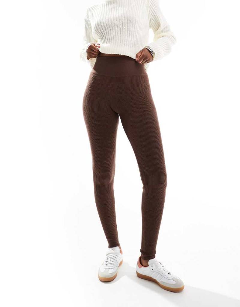 Miss Selfridge - Gerippte, bequeme Strick-Leggings in Schokoladenbraun von Miss Selfridge
