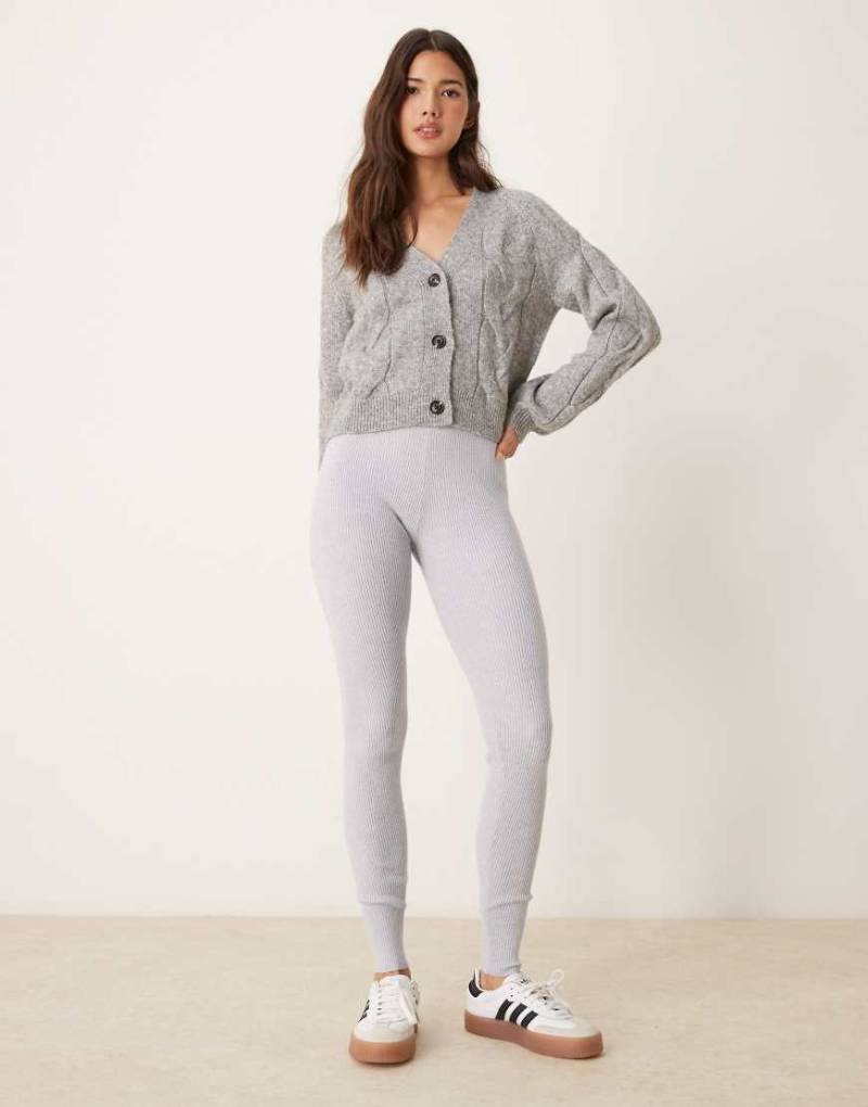 Miss Selfridge - Gerippte, bequeme Strick-Leggings in meliertem Hellgrau von Miss Selfridge