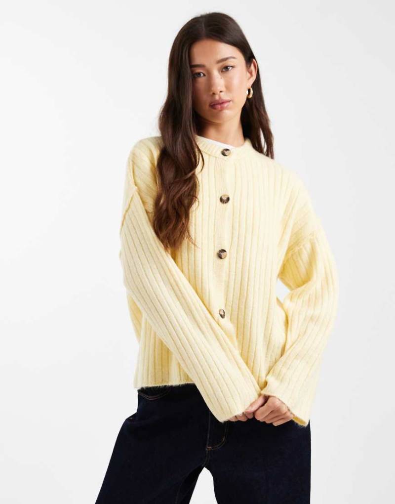 Miss Selfridge - Gerippte Oversize-Strickjacke in Buttermilchbeige-Gelb von Miss Selfridge