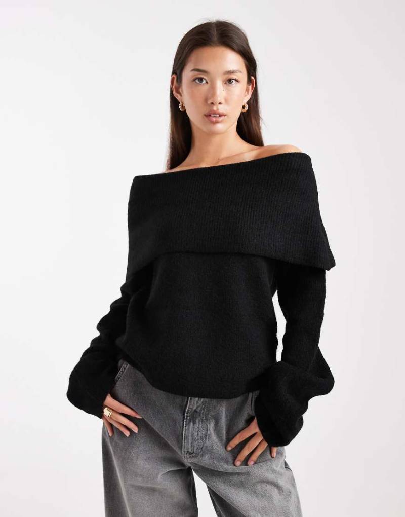 Miss Selfridge - Geripptes Oberteil in Schwarz mit breit umgeschlagenem Carmen-Ausschnitt von Miss Selfridge