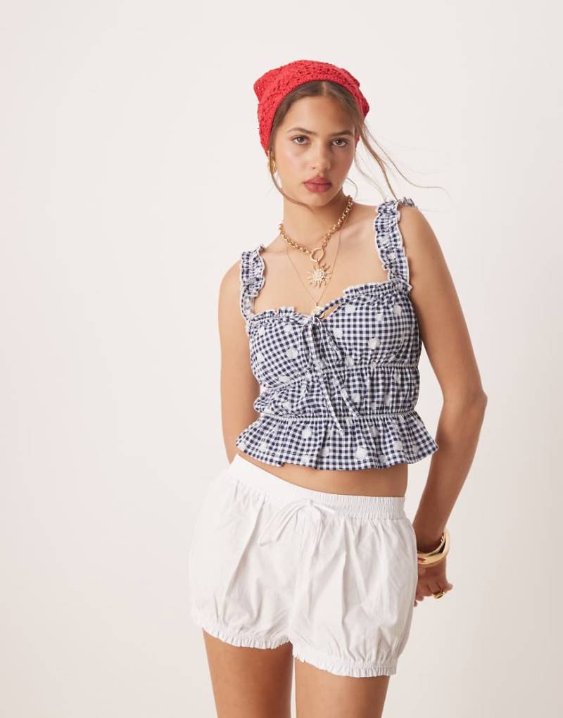 Miss Selfridge - Gesmoktes Oberteil in mit gebundener Vorderseite und Muschelmuster-Bunt von Miss Selfridge