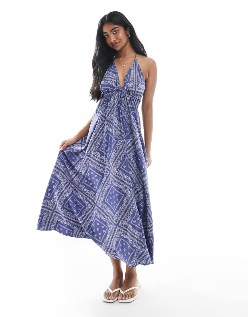 Miss Selfridge - Gesponnenes Maxikleid mit Bandana-Muster und Neckholder-Bunt von Miss Selfridge