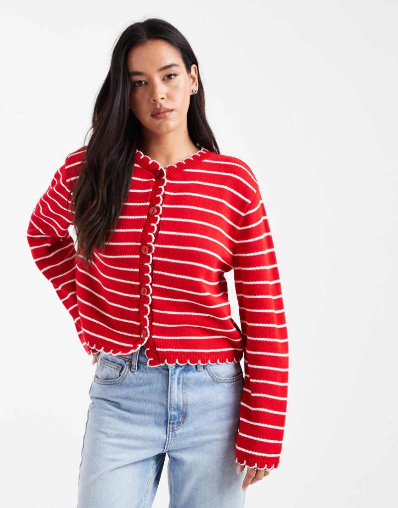 Miss Selfridge - Gestreifte Strickjacke in Rot gestreift mit Languettenstich von Miss Selfridge