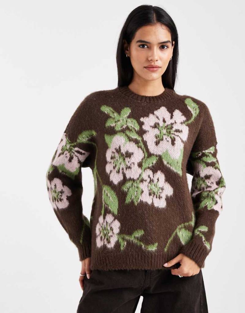 Miss Selfridge - Gestrickter Pullover in Schokobraun mit Blumenmuster-Bunt von Miss Selfridge