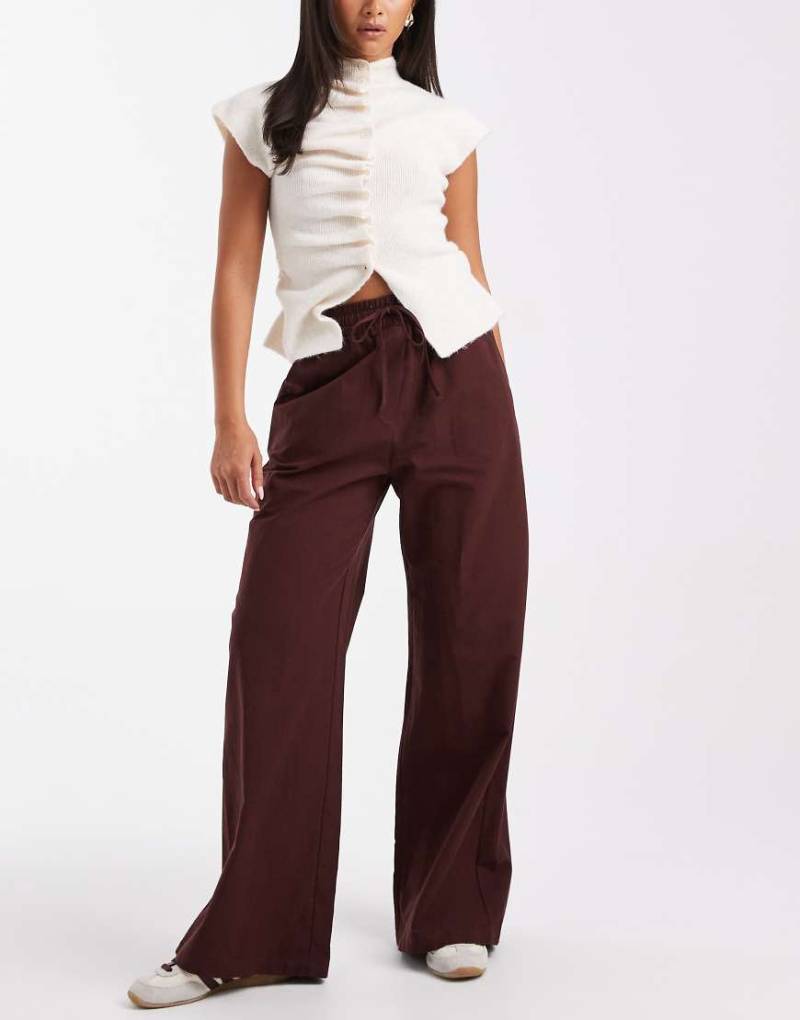 Miss Selfridge - Hose in Schokobraun mit weitem Bein-Brown von Miss Selfridge