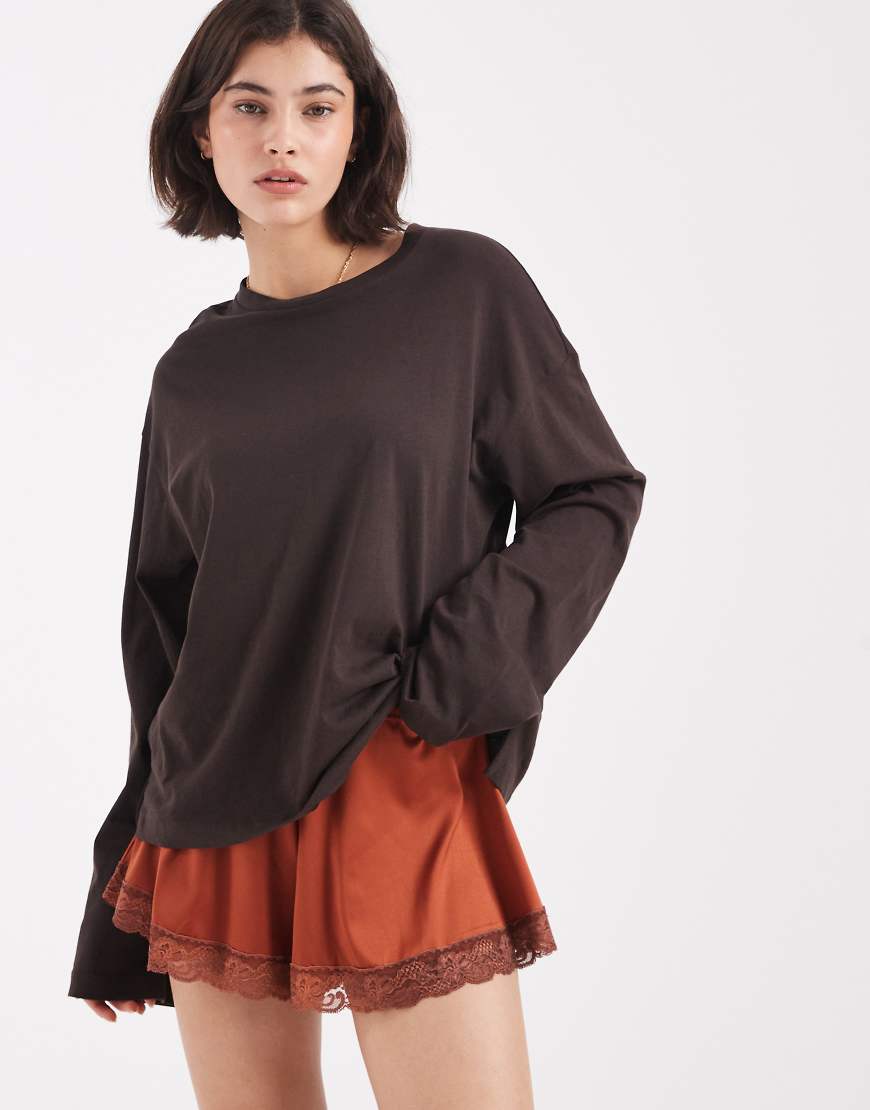 Miss Selfridge - Hotpant-Shorts in Rostrot aus Satin mit Spitzenbesatz-Kupfer von Miss Selfridge