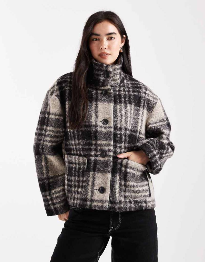 Miss Selfridge - Jacke in Schwarz/Weiß kariert mit kurzem Schnitt von Miss Selfridge