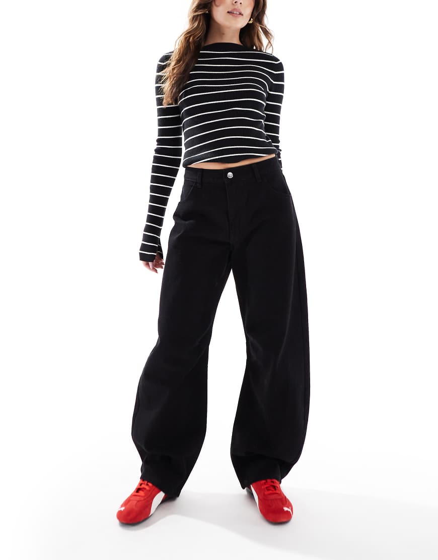 Miss Selfridge - Jeans in Schwarz mit Barrel-Leg-Schnitt Miss Selfridge - Jeans in Schwarz mit Barrel-Leg-Schnitt von Miss Selfridge