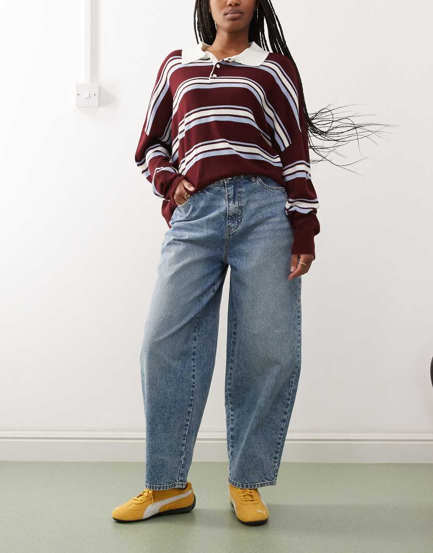 Miss Selfridge - Jeans in hellblauer Waschung mit abgerundetem Beinschnitt von Miss Selfridge