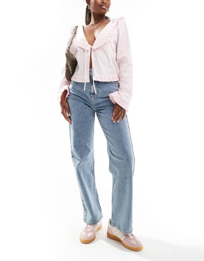 Miss Selfridge - Jeans in heller Bleach-Waschung mit geradem Schnitt-Blau Miss Selfridge - Jeans in heller Bleach-Waschung mit geradem Schnitt-Blau von Miss Selfridge