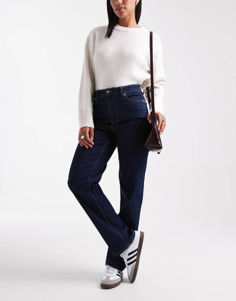 Miss Selfridge - Jeans in indigoblauer Waschung mit geradem Schnitt von Miss Selfridge