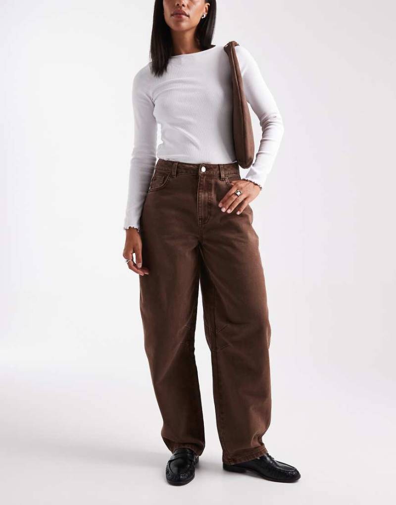 Miss Selfridge - Jeans in schokobrauner Waschung mit abgerundetem Beinschnitt-Brown Miss Selfridge - Jeans in schokobrauner Waschung mit abgerundetem Beinschnitt-Brown von Miss Selfridge