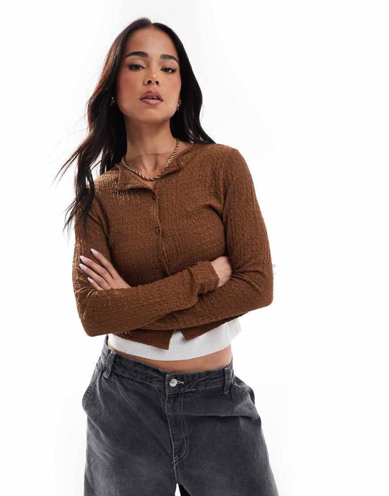 Miss Selfridge - Jersey-Strickjacke in Ingwerbraun mit Bläschenstruktur von Miss Selfridge