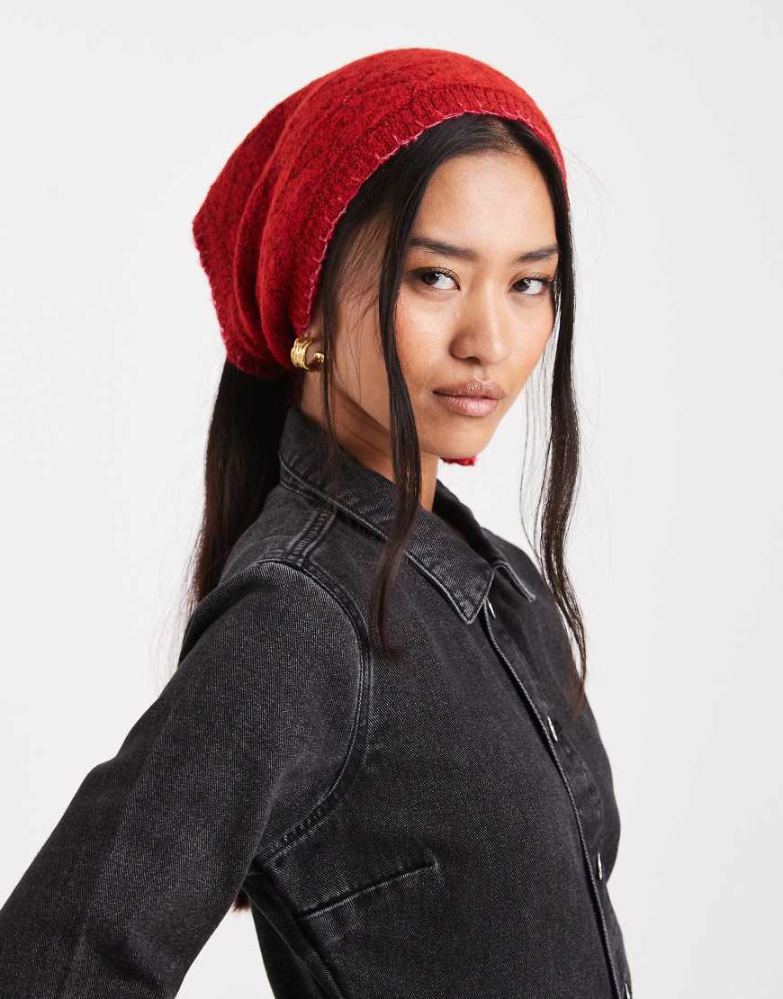 Miss Selfridge - Kleines Dreieckstuch in Rot mit Lochmuster und Languettenstich-Detail in Zartrosa von Miss Selfridge