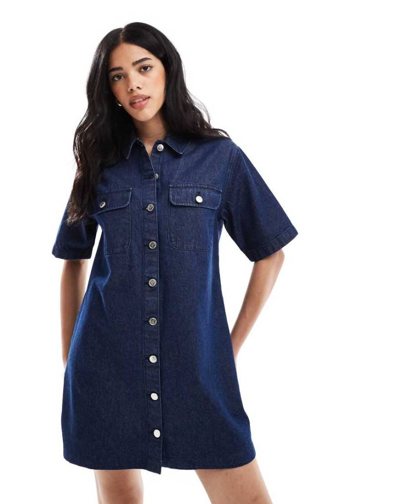 Miss Selfridge - Kurzärmliges Jeans-Hemdkleid in Indigo-Waschung mit Oversize-Schnitt-Lila von Miss Selfridge